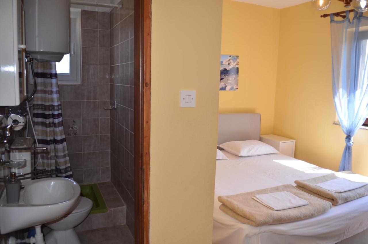 Apartments Aneva Baška Eksteriør bilde