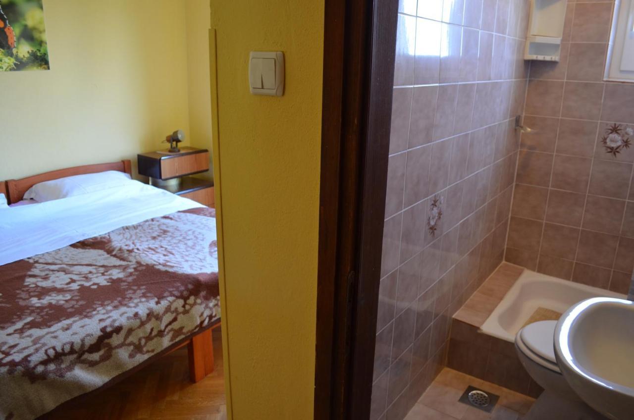 Apartments Aneva Baška Eksteriør bilde