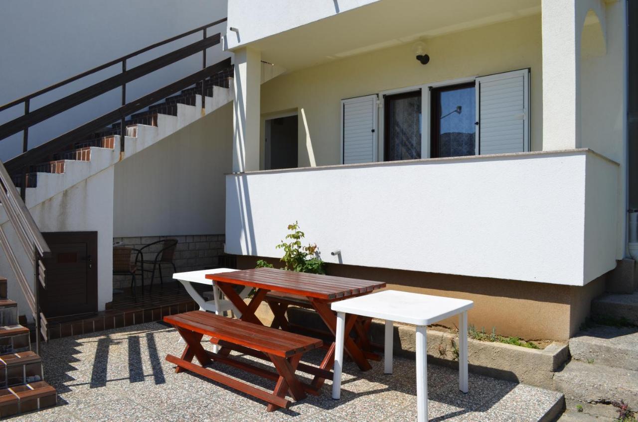 Apartments Aneva Baška Eksteriør bilde