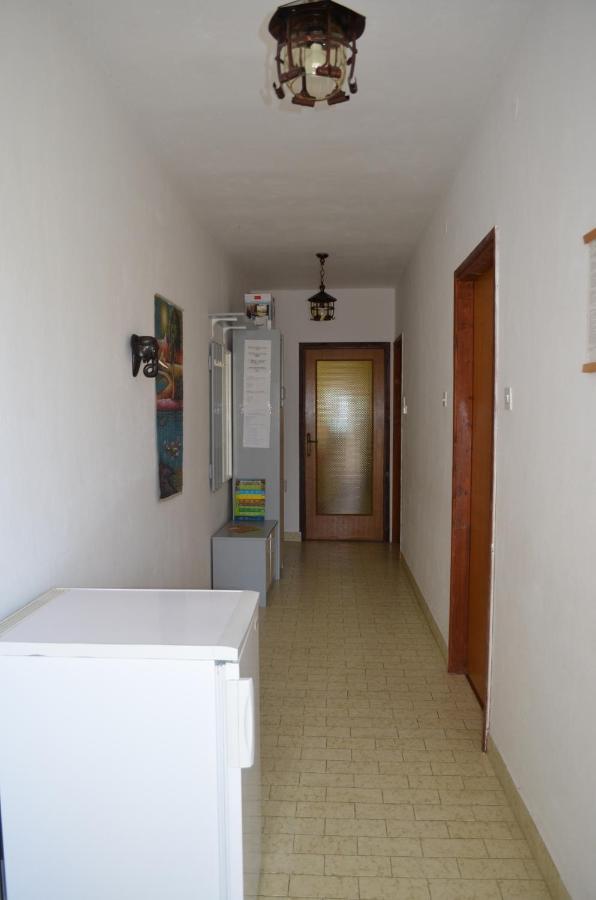 Apartments Aneva Baška Eksteriør bilde