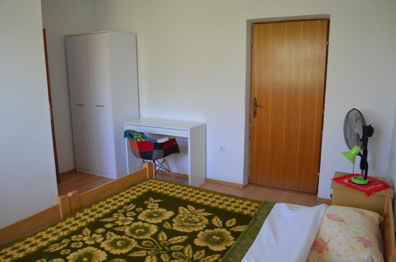 Apartments Aneva Baška Eksteriør bilde