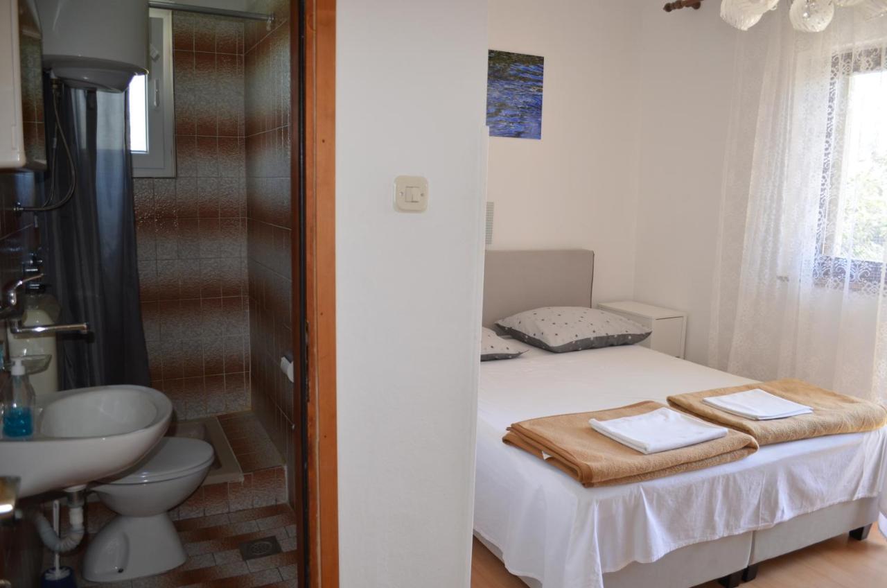 Apartments Aneva Baška Eksteriør bilde