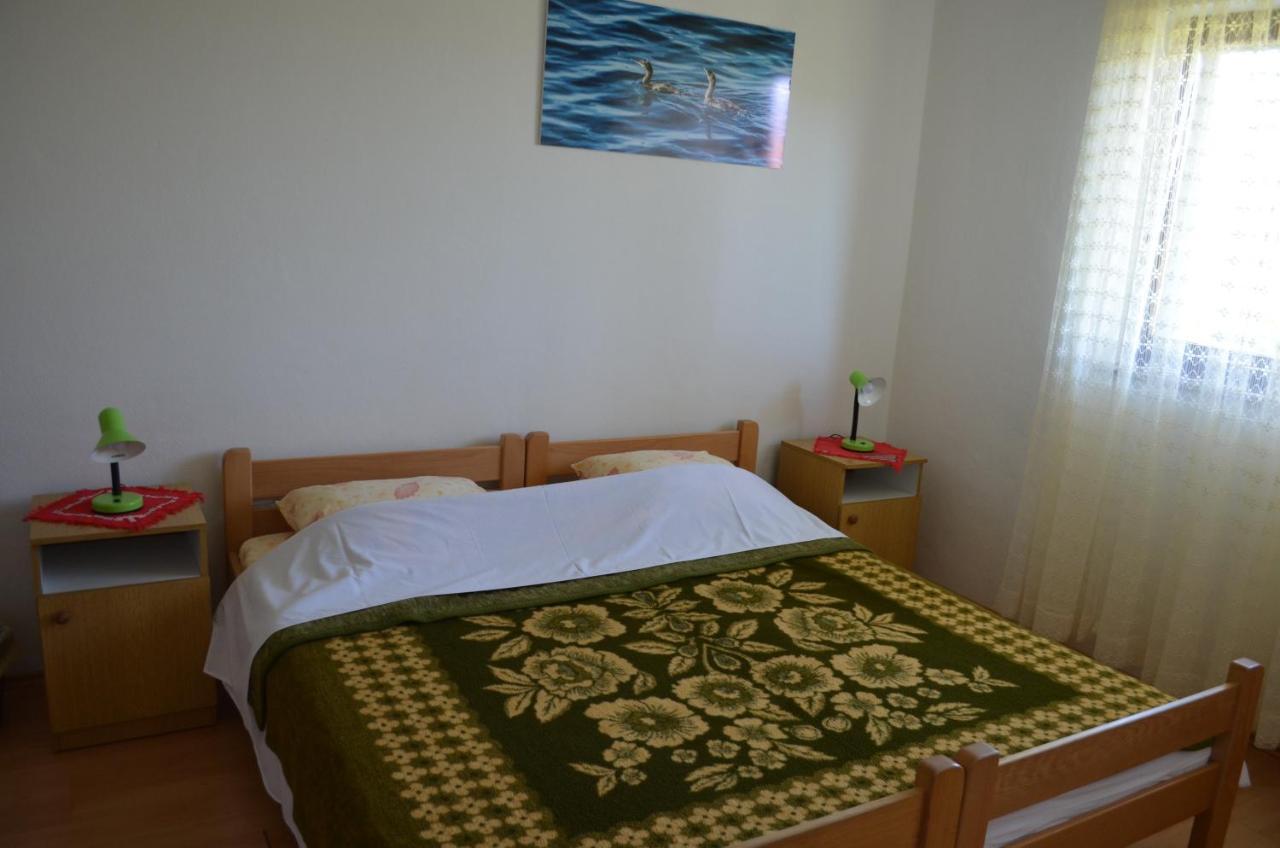 Apartments Aneva Baška Eksteriør bilde