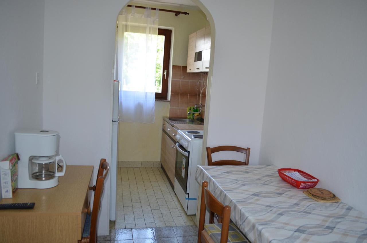 Apartments Aneva Baška Eksteriør bilde