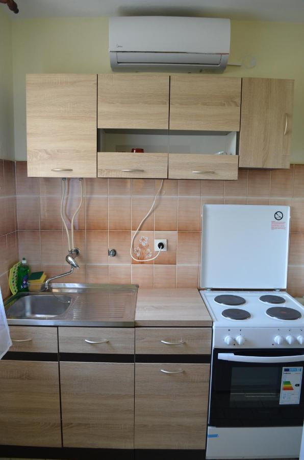 Apartments Aneva Baška Eksteriør bilde
