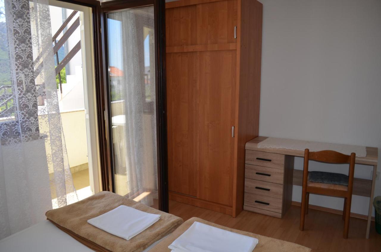 Apartments Aneva Baška Eksteriør bilde