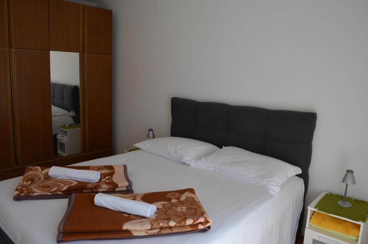 Apartments Aneva Baška Eksteriør bilde